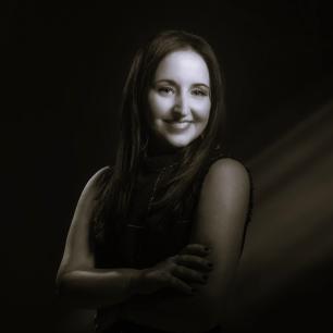 Stephanie Wössner LMZ BW Portrait